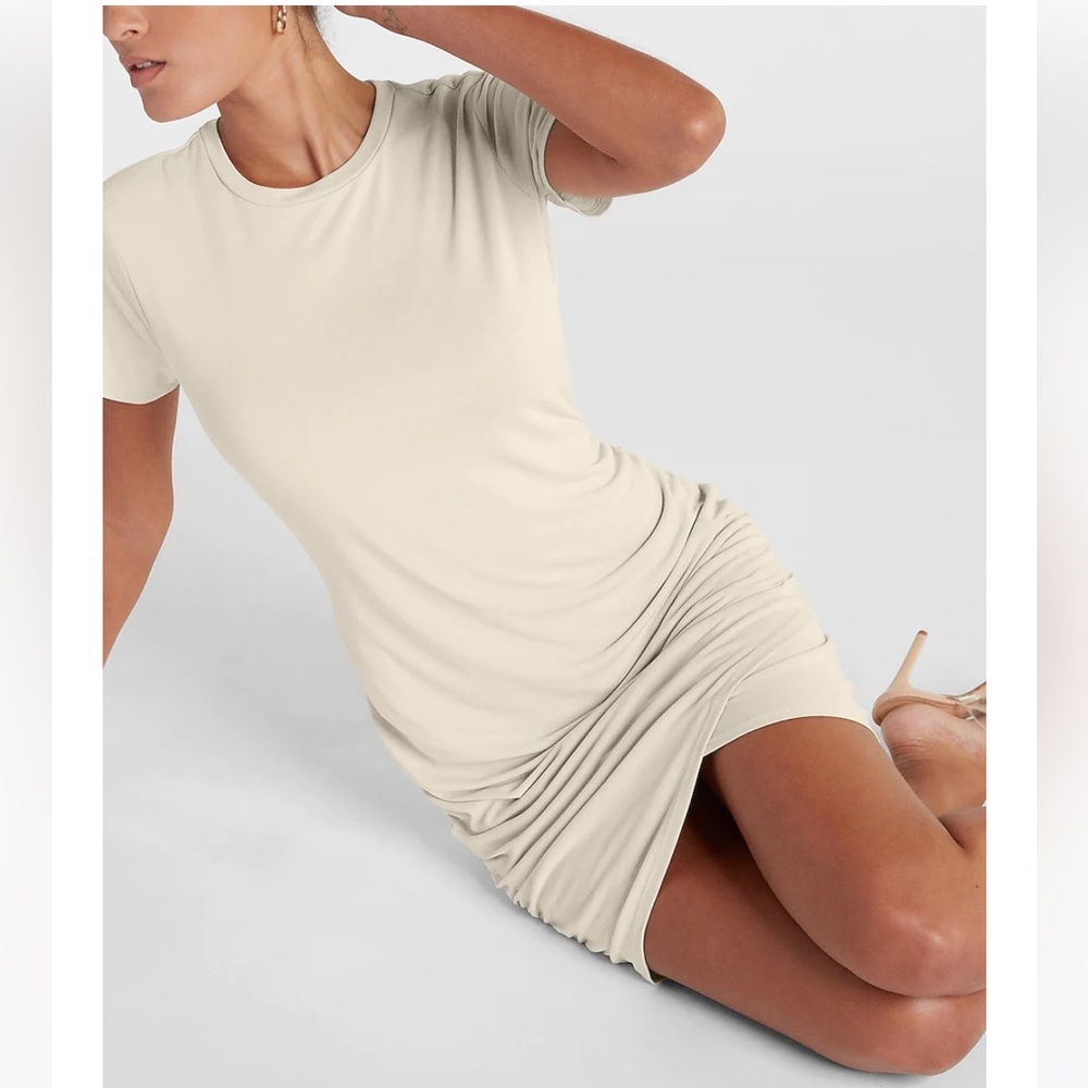 Express dress - Picture 3 of 8